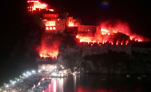 incendio_castello_aragonese