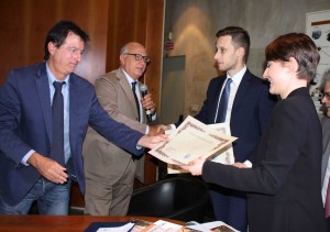 La premiazione con Ottavio Lucarelli e Marco Demarco (1)