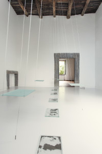 Marisa Albanese, Cosa ferma le altalene_, 2012_tecnica mista, dimension ambientali copia