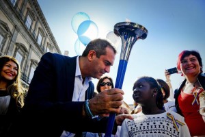 Napoli: sindaco de Magistris alla partenza staffetta podistica 'Peace Run'