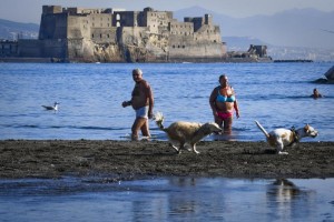 A November abnormally hot in Naples