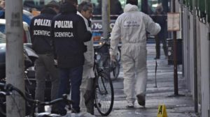 1483267110528-jpg-esplode_pacco_bomba__ferito_poliziotto