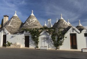 borghi_puglia_alberobello_th