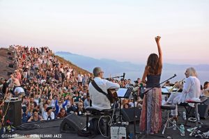enrico-rava-maria-pia-de-vito-roberto-taufic-sarau-sull-vesuvio-pomigliano-jazz-festival-2015-ph-a-titti-fabozzi