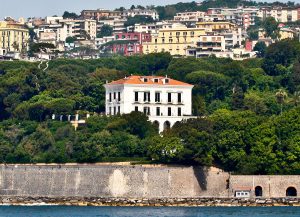 1200px-napoli_-_villa_rosebery_posillipo