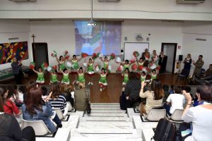 3-esibizione-di-alcune-alunne-della-scuola-media-de-filippo-arzano-na