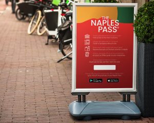 naples-pass-totem