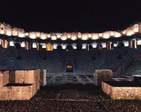 teatro-romano-di-notte