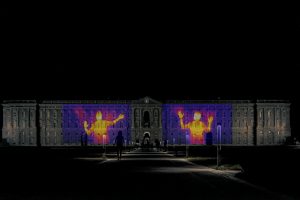 stefano-cagol-the-body-of-energy-of-the-mind-doppia-proiezione-su-larga-scala-video-infrarosso-33-x-60-m-cad-reggia-di-caserta-facciata-10-novembre-2018