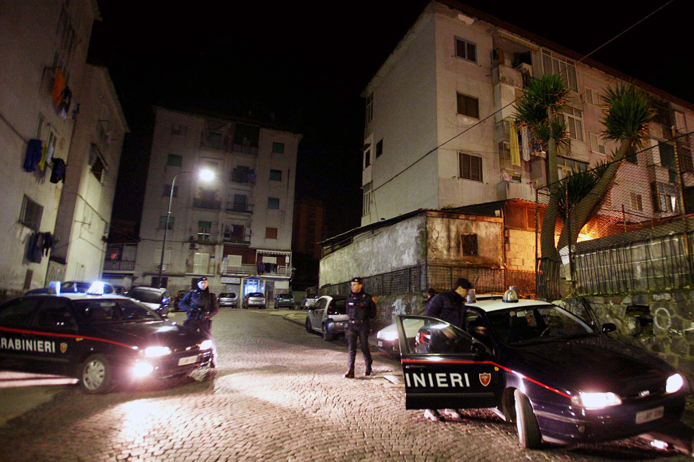 Napoli: Blitz dei Carabinieri al Rione De Gasperi al quartiere Ponticelli