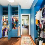 sex-and-the-city-airbnb-03-closet-credit-kate-glicksberg