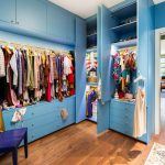 sex-and-the-city-airbnb-11-closet-credit-kate-glicksberg