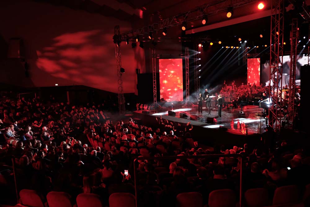 concerto-epifania-2020-pubblico-in-sala-al-teatro-mediterraneo